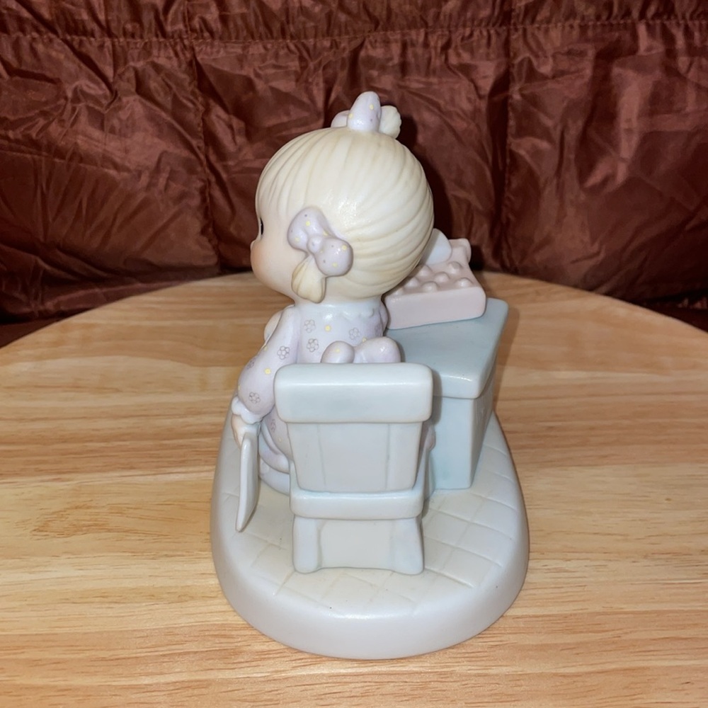 NWOT VINTAGE 1982 Adorable Figurine with Child & Puppy - Picture 4 of 6